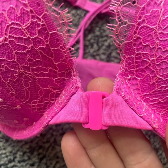 Victoria’s Secret Very Sexy push-up Bright pink front snap racer back 32DD Bra - Picture 3 of 5